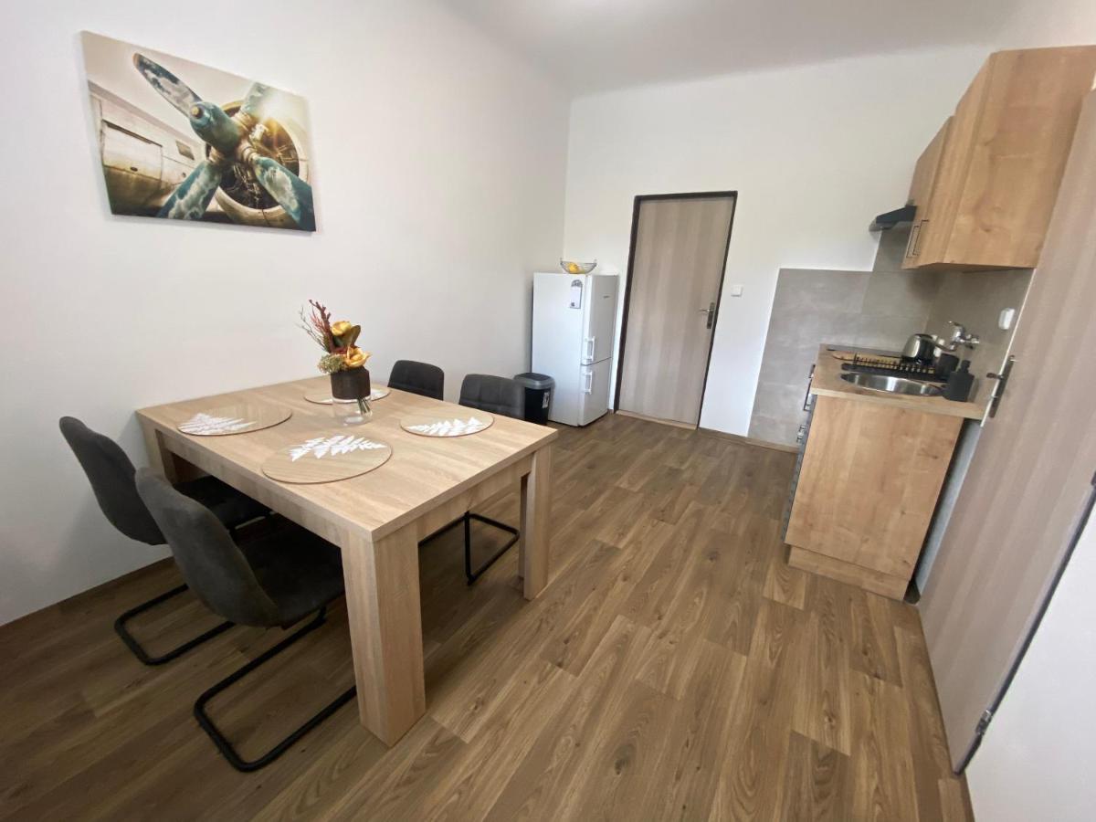 Cerna Ruze - Apartman 3 Plzeň Exterior foto