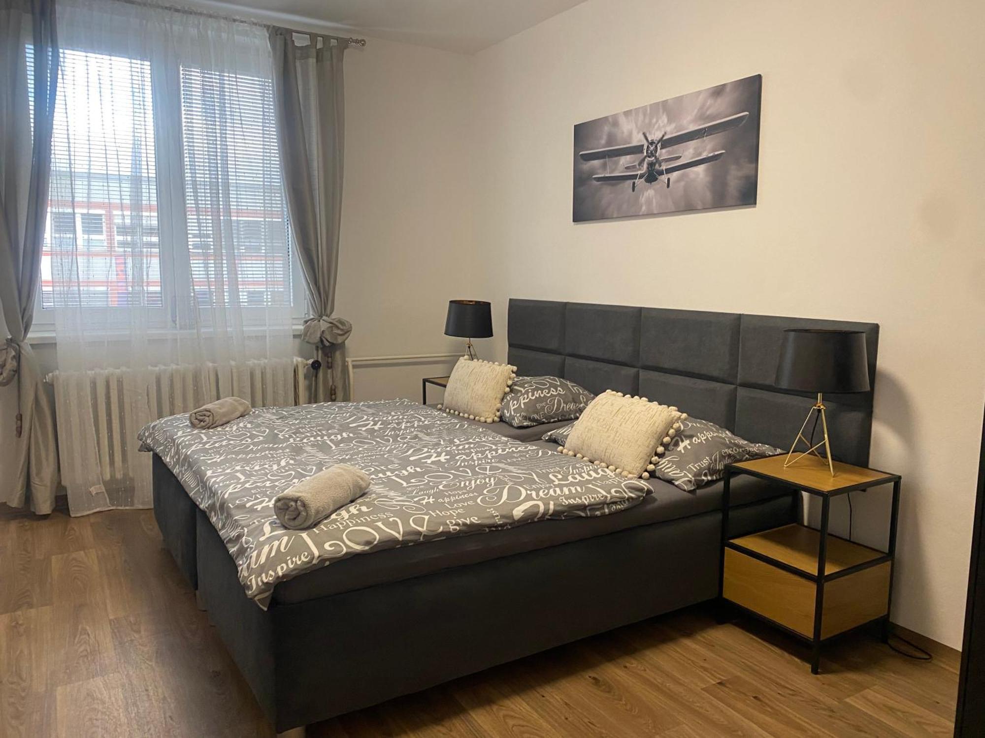 Cerna Ruze - Apartman 3 Plzeň Exterior foto