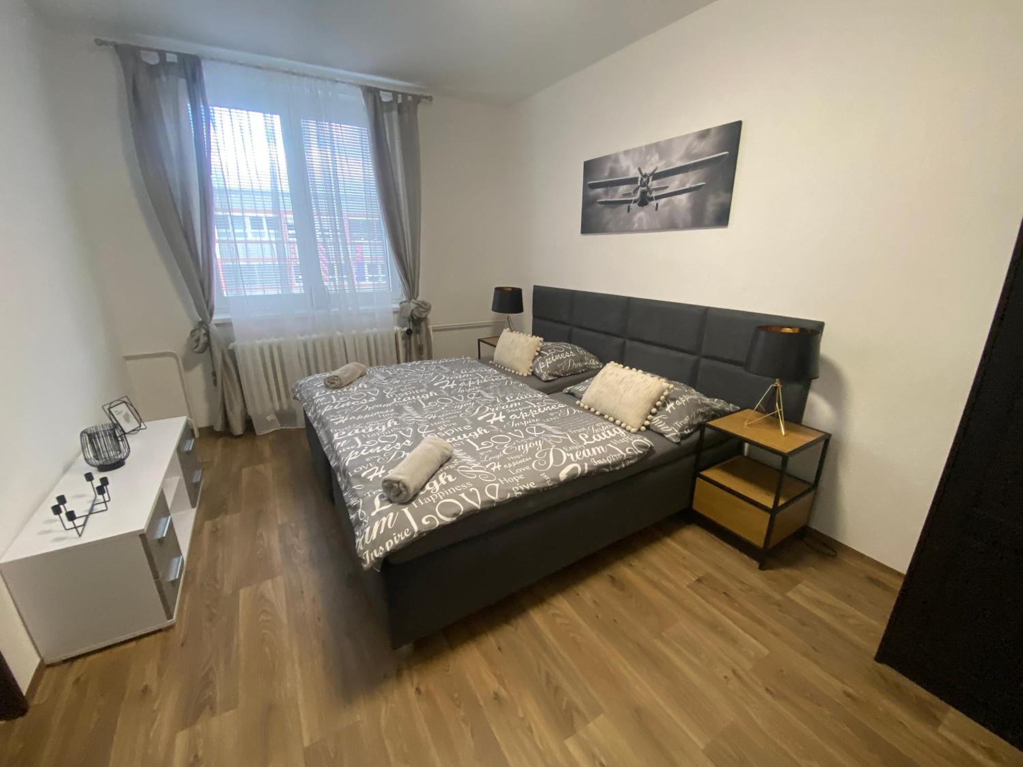 Cerna Ruze - Apartman 3 Plzeň Exterior foto